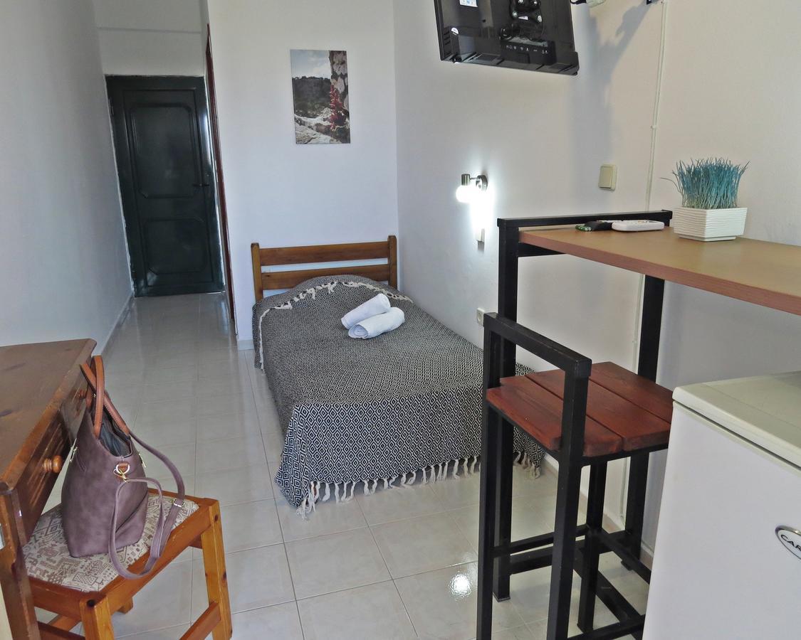 Debby Apartments Ialysos  Ngoại thất bức ảnh