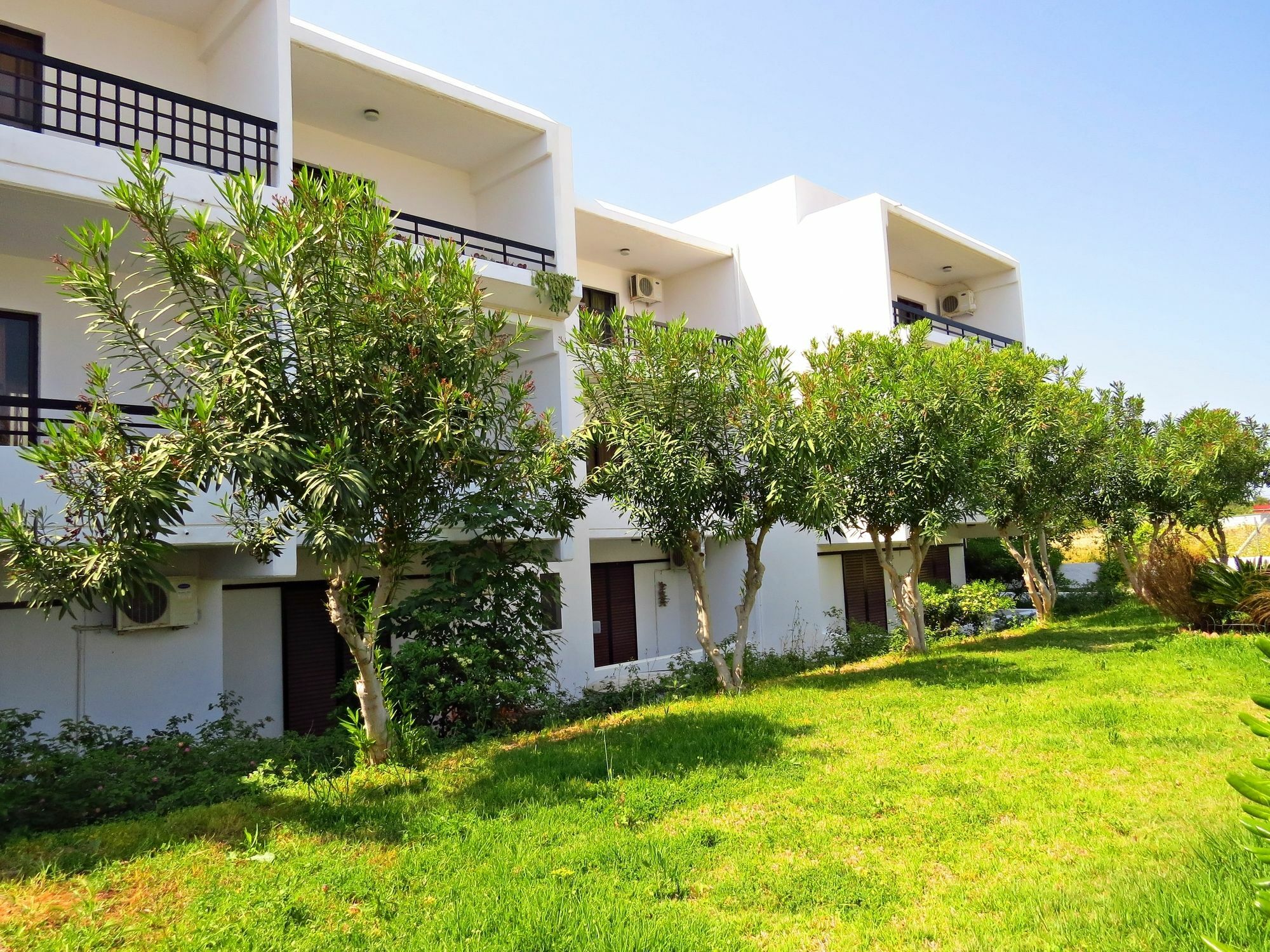 Debby Apartments Ialysos  Ngoại thất bức ảnh