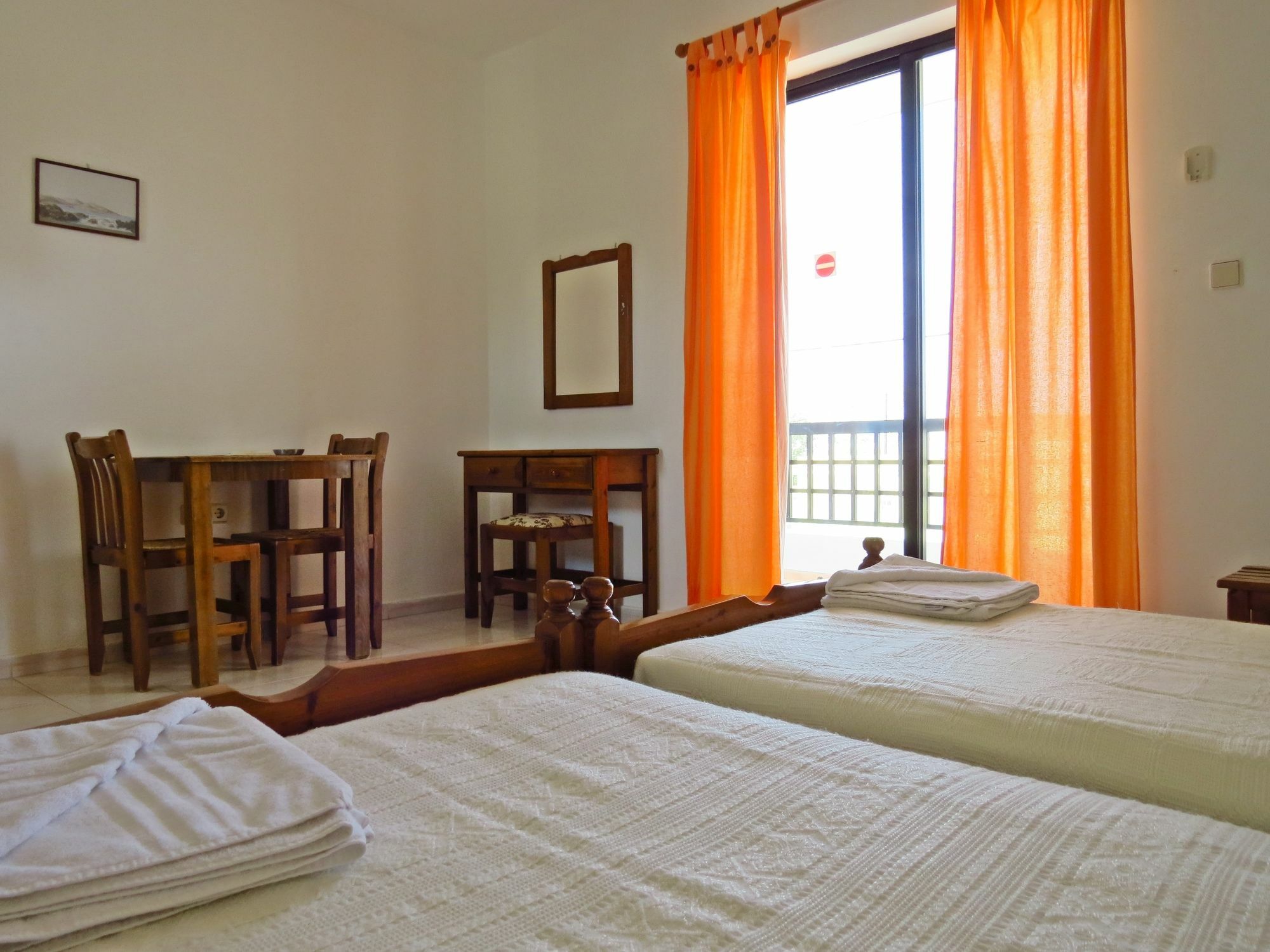 Debby Apartments Ialysos  Ngoại thất bức ảnh